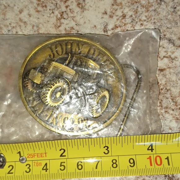 JOHN DEERE FLY-IN 92-93 BRASS BELT BUCKLE VINTAGE 1992 TRACTOR FARMER - Picture 6 of 7